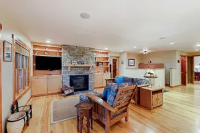 3BR Home near lake w/media room, fireplace, grill - Image 2
