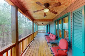 3BR Home near lake w/media room, fireplace, grill - Image 4