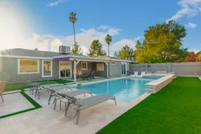 Sunsets on 11th by Avantstay Resort-style Pool + Hot Tub Game Room - Image 2