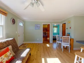 Charming 2 Bedroom Green Hill Beach Cottage - Image 5