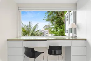 Elegant 1-Bed with Study by Balmain Wharf - Image 2