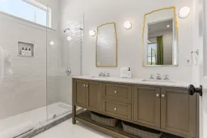 Luxury Uptown 4BR | Courtyard | Elegantly Designed - Image 4