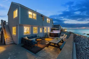 Oceanfront home w/Amazing Views, Hottub! Sleeps 10 - Image 5