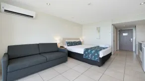 Studio 810 - Idyllic Location With Views - Image 5