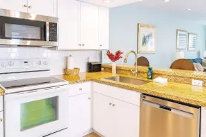 * Comfy Inside * Updated * Beach 50 yards away - Image 2