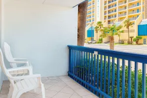 * Comfy Inside * Updated * Beach 50 yards away - Image 4