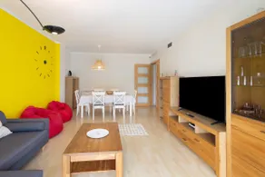 Modern and renewed Apartament Florí - Image 5