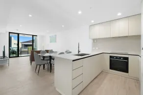Luxury Resort Living 3 bed - Image 5