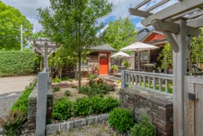 Ocean Front Property in Wickford Village - Image 3