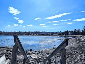 Beachfront Cottage with Fire Pit in Watering Cove - Image 5