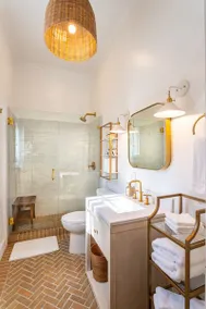 Natchez Charm - Studio, 1 Bath, Full Kitchen, King Bed, 2 Blocks from Mississippi River - Image 4