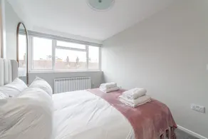 Excellent 3-Bed Flat In Elephant & Castle - Image 5