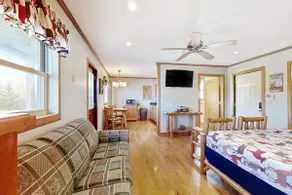 Cabin 2: Lakeside in Murphysboro - Image 3