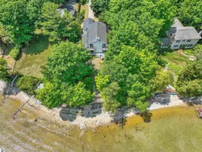 Private Waterfront on West Bay with Hot Tub! - Image 2