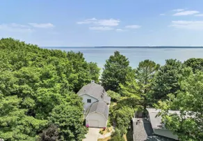 Private Waterfront on West Bay with Hot Tub! - Image 3