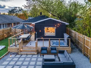 Upscale 5BR/3BA w/ Jacuzzi - Image 5