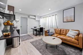 10mins to Disney 2BD/2BA Private Ensuite w/ 3 beds - Image 4