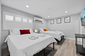 10mins to Disney 2BD/2BA Private Ensuite w/ 3 beds - Image 5