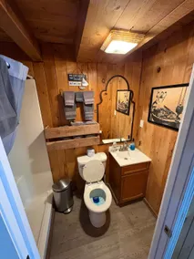 Log Cabin Retreat near Green River Lake Sleeps 5! - Image 5