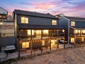 Private Hot Tub, Deck Overlooking Table Rock Lake! - Image 2