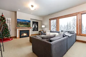 Great views - just steps to the slopes! - Image 5