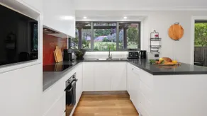 Satinwood – classic & central hideaway - Image 5