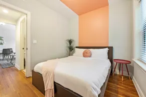 Designer Apartment 10 Min Walk to Wrigley! - Image 5