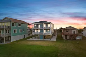 Pelican's Watch - Quiet CB Home/Easy Beach Access - Image 3