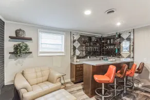 Luxurious 4BR home Pet friendly - Image 3