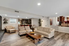 Luxurious 4BR home Pet friendly - Image 2