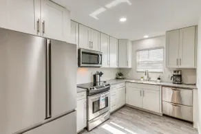 Modern Pensacola Home ~ 6 Mi to Beach! - Image 2