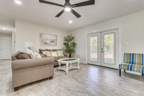 Modern Pensacola Home ~ 6 Mi to Beach! - Image 4