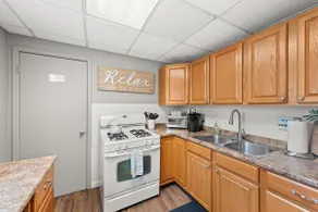 2 Bedroom in Kamm's Corner! - Image 3