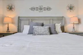 Calming 3 bedroom home with designer details in Na - Image 5