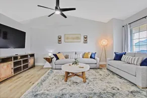 Calming 3 bedroom home with designer details in Na - Image 2