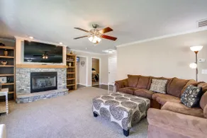 Private Hot Tub & Mountain View: Newport Home - Image 4