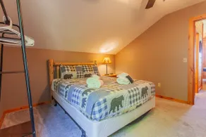 Goldies Hideaway | Mnt View, Hot Tub, w/ Swing Set - Image 5