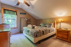 Goldies Hideaway | Mnt View, Hot Tub, w/ Swing Set - Image 4