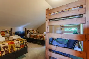 Goldies Hideaway | Mnt View, Hot Tub, w/ Swing Set - Image 3