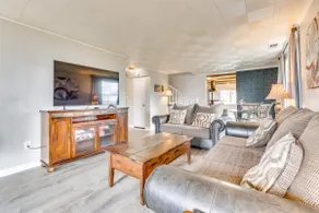Family-friendly Ontario Home in Central Location! - Image 5