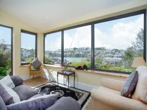 Cottage with garden | River view - Image 3