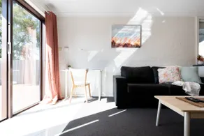 Riverside Gem with Parking and WiFi - Image 2