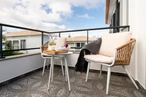 Casa de férias 'Melblue' com vista para o mar, terraço privado e Wi-Fi - Image 2