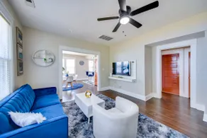 Modern Portsmouth Apartment: Walk to Norfolk Ferry - Image 2