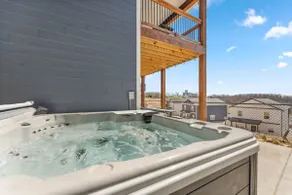 Table Rock Lake view! 10 Minutes to SDC! Hot Tub! - Image 4