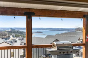 Table Rock Lake view! 10 Minutes to SDC! Hot Tub! - Image 2
