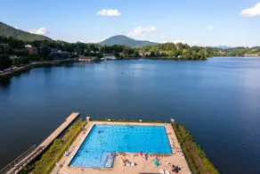 Wooded Getaway, Shared Pool, Great Location - Image 5
