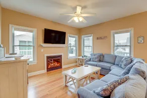 Long Beach Island Townhome w/ Rooftop Deck & Grill - Image 3