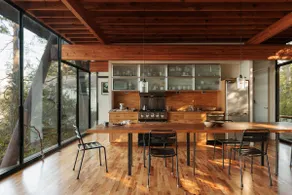 La Conner Glass Cabin by Boutique - Image 5