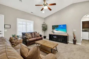 Near Zion • 3BR • Sleeps 8 • Covered Patio Dining - Image 2
